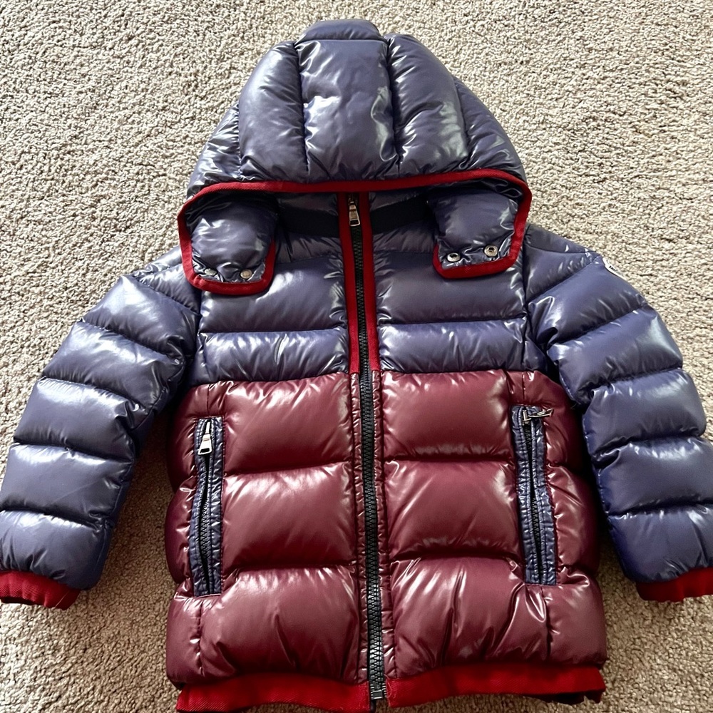 Moncler boys puffer coat  size 4a